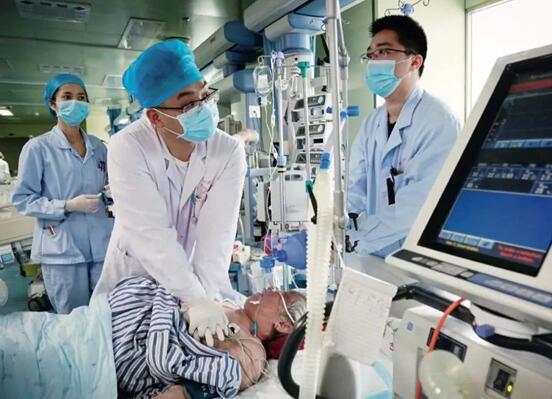 論ICU病房，對(duì)講機(jī)通信撐起救援“生命線”