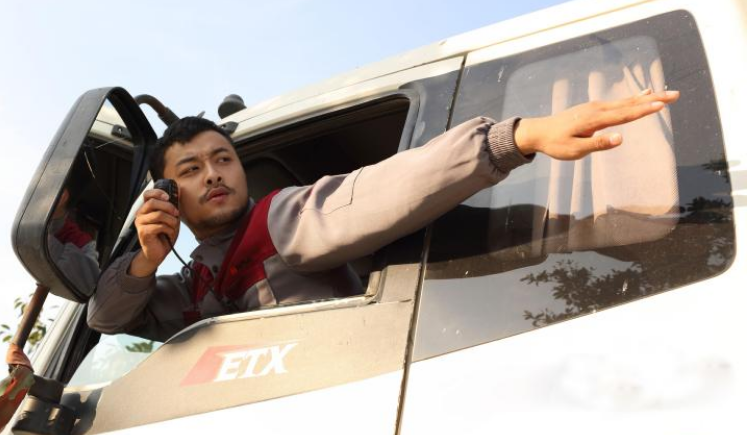 車載對講機(jī)使用地網(wǎng)天線可以降低駐波嗎？